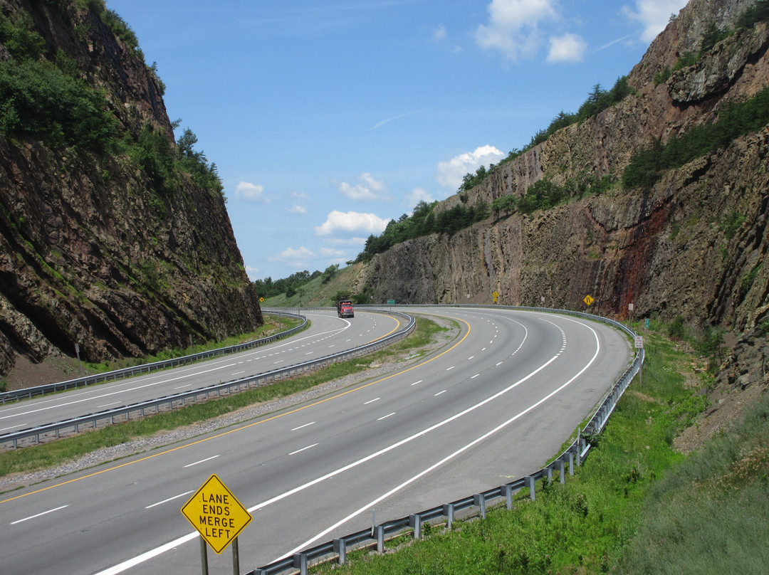 Sideling Hill Welcome Center景点图片
