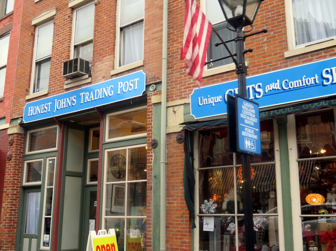 Honest John's Trading Post-加利纳必去景点