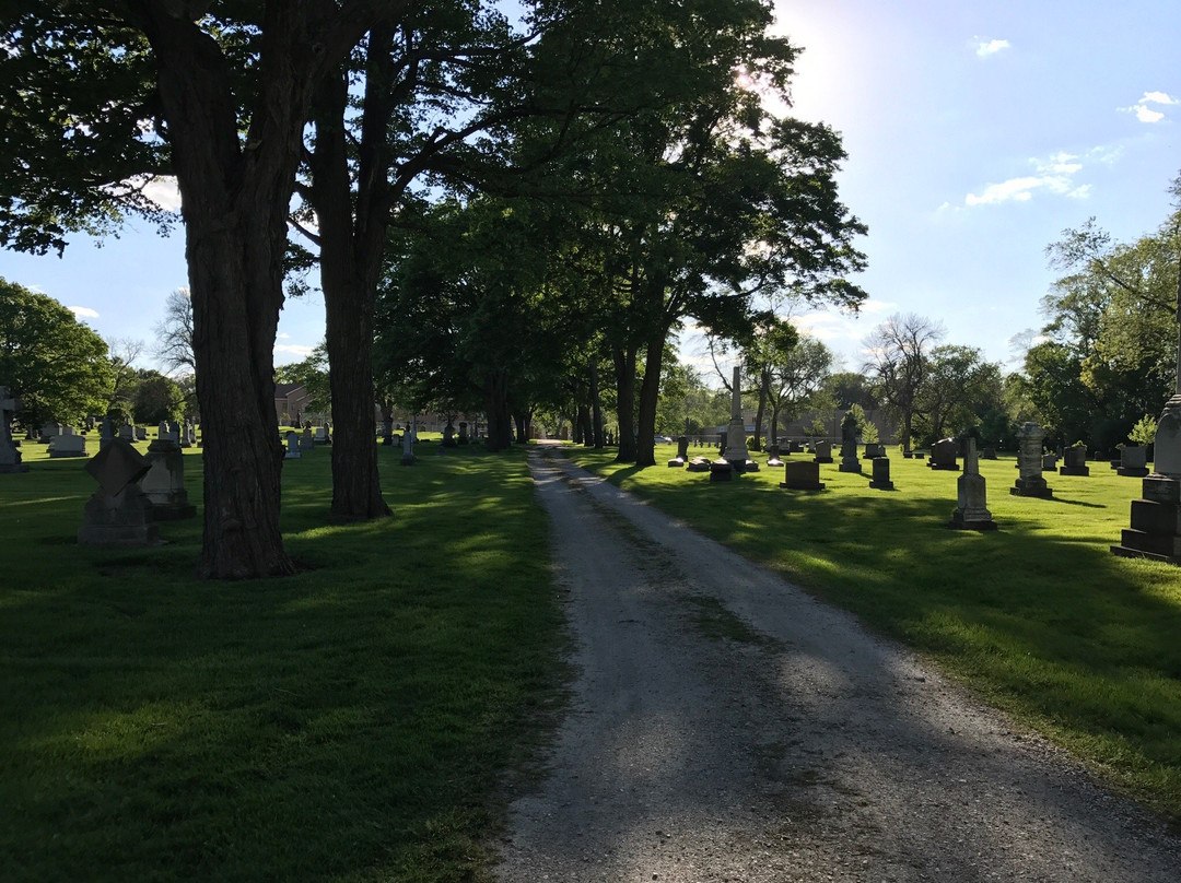 St Mary Catholic Cemetery and Oakwood Cemetery景点图片