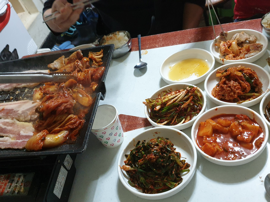 高兴郡餐馆和美食-Honghwa Restaurant