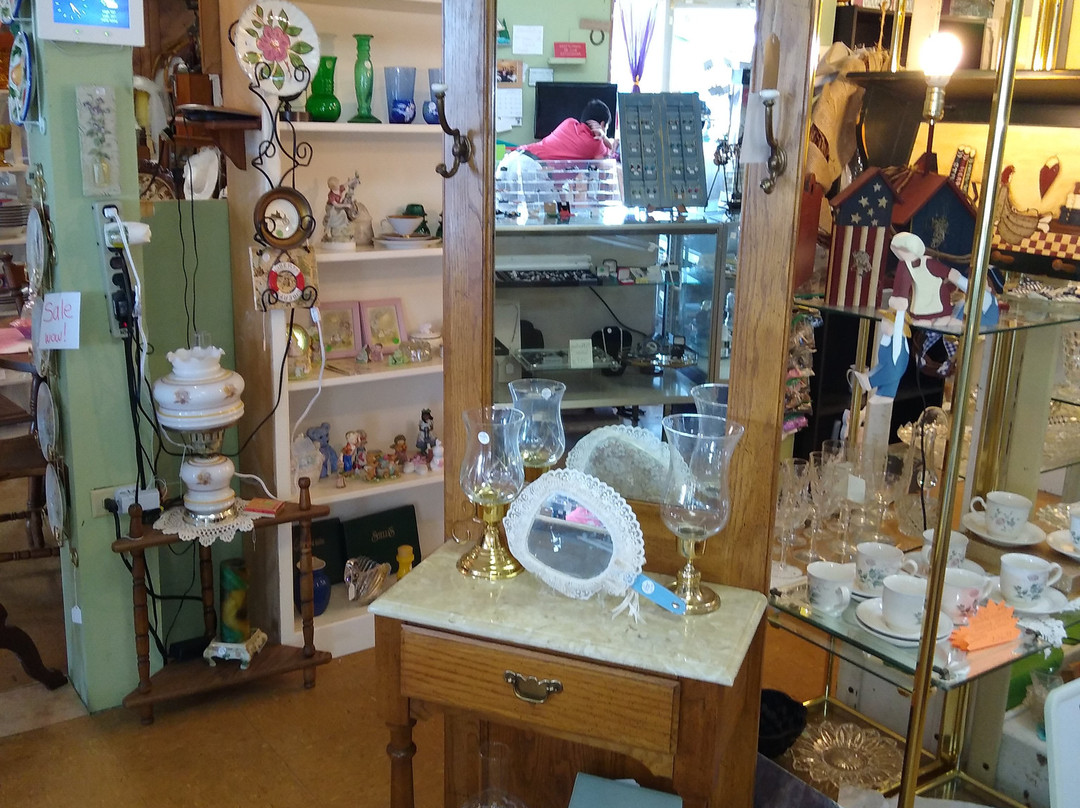 Gabi's Attic Antiques & Uniques-Santee必去景点