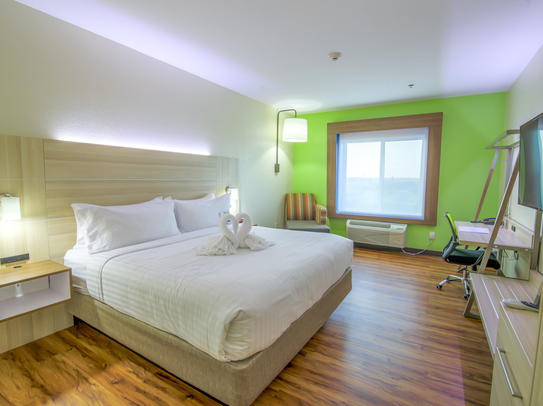 Holiday Inn Express & Suites Raymondville By IHG主图