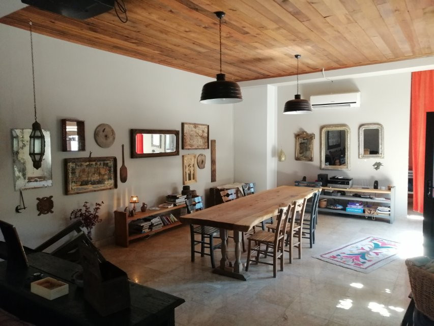 柯鲁罕酒店主图