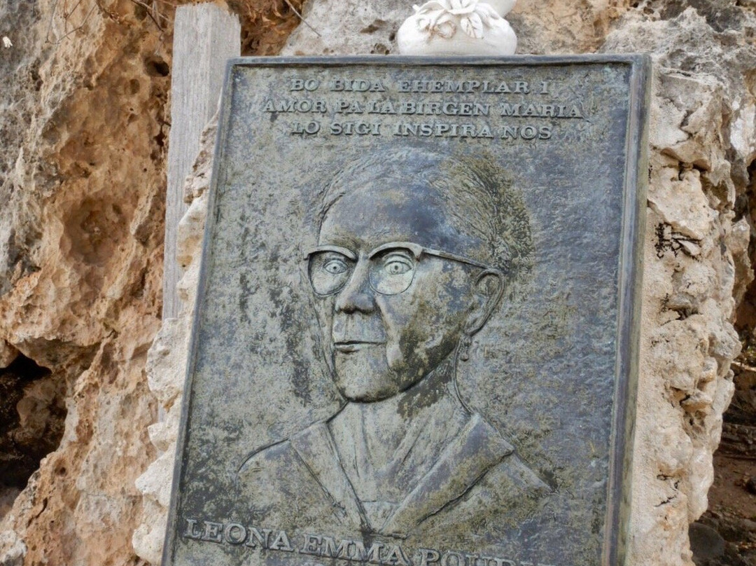 Gruta Lourdes-Rincon必去景点