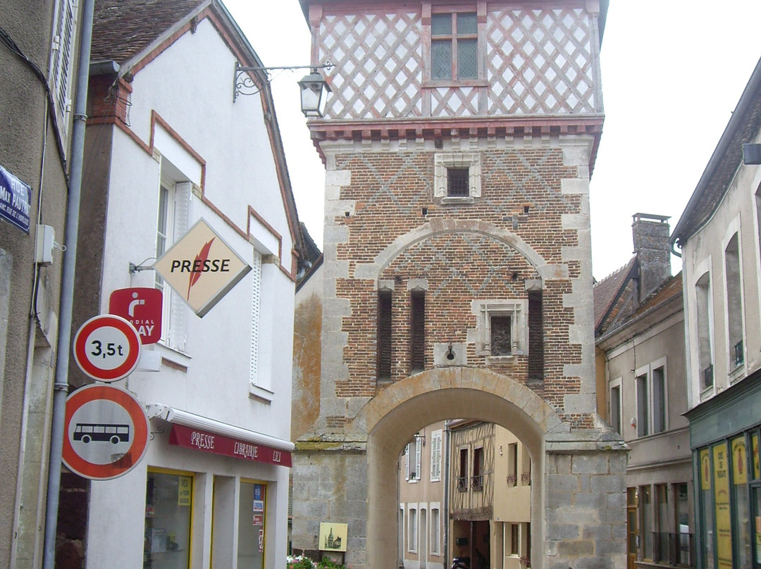 Le Beffroi de Saint-Fargeau-Saint-Fargeau必去景点