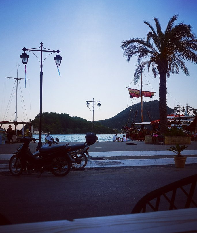 Es*Co*Bar Espresso Cocktail Bar-莱夫卡扎必去景点