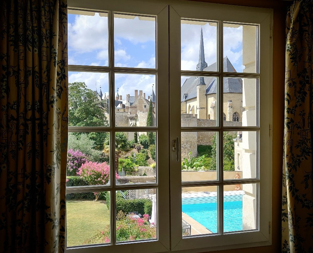 贝莱驿站酒店主图