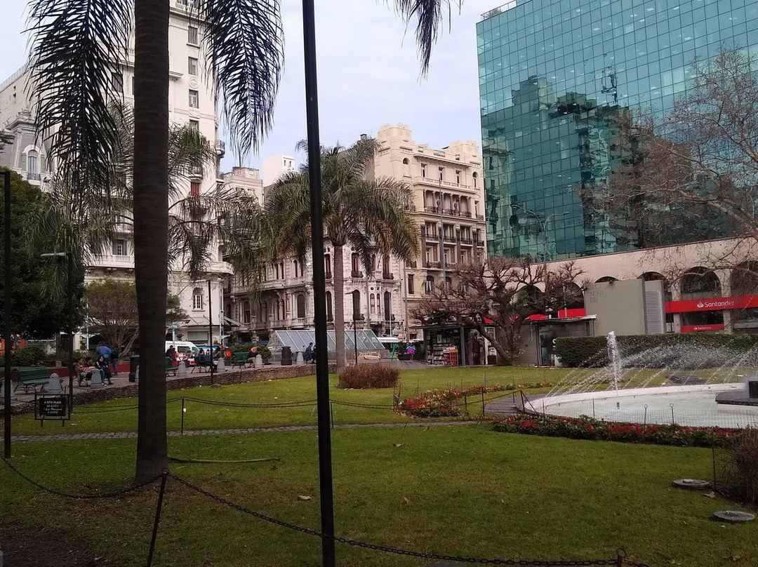 La Plaza Fabini o Plaza del Entrevero-蒙得维的亚必去景点