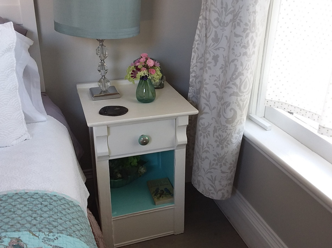 The Beehive Suite主图