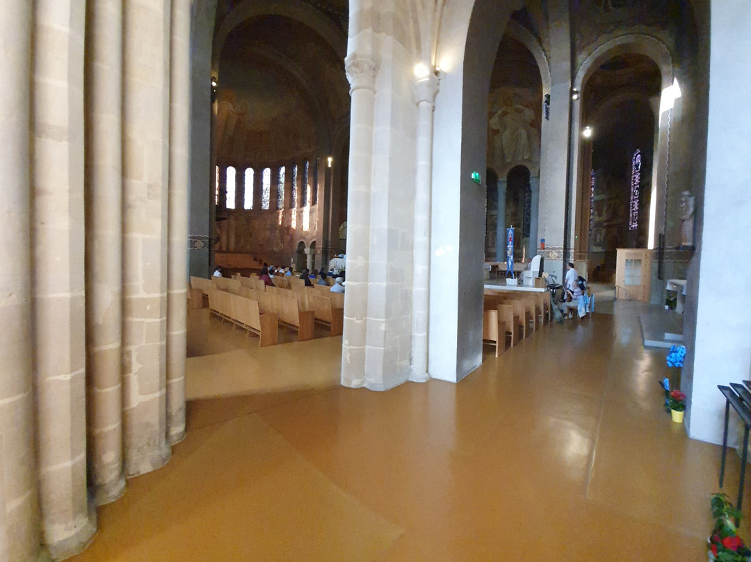 Cathédrale Sainte Geneviève et Saint Maurice-Nanterre必去景点