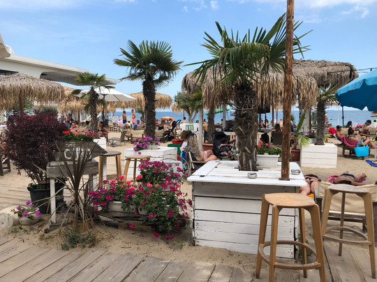 Cubo-瓦尔纳必去景点