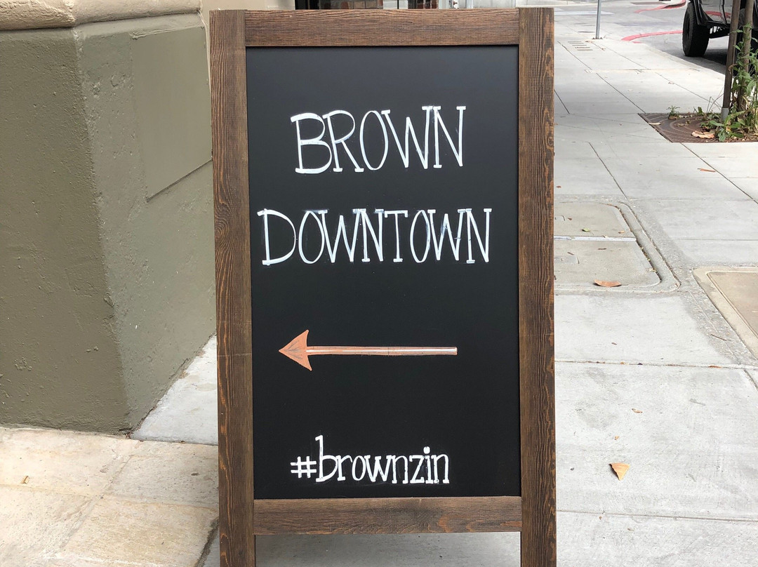 Brown Downtown Napa景点图片