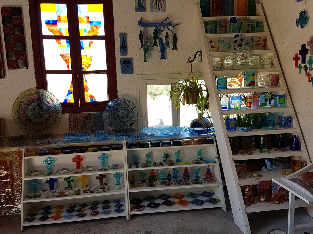 Yalomorfon Glass Art Studio景点图片