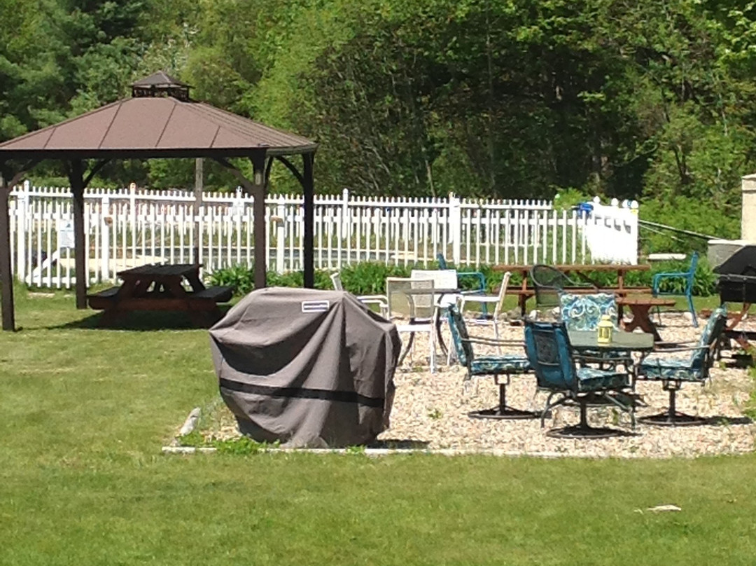 The Coast Village Inn & Cottages主图