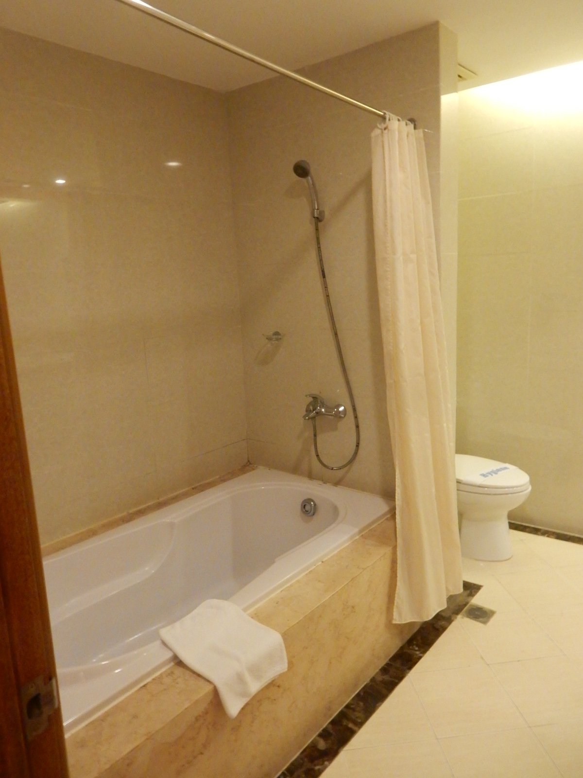 Sai Gon Dong Ha Hotel-浴室