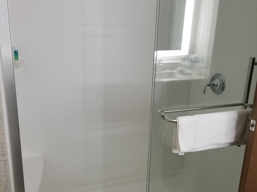 Holiday Inn Express & Suites Madison By IHG主图