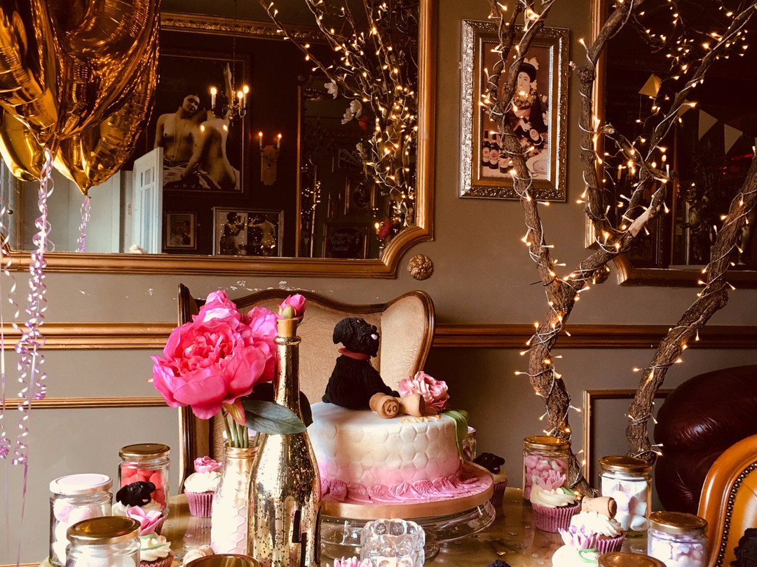 Grays Lounge-惠特利湾必去景点