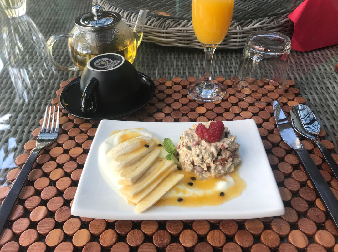 河畔之家酒店主图