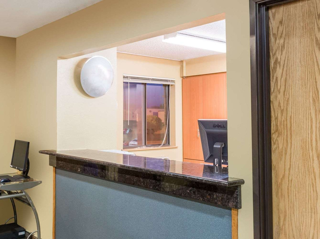 Super 8 by Wyndham Franklin/Middletown Area主图