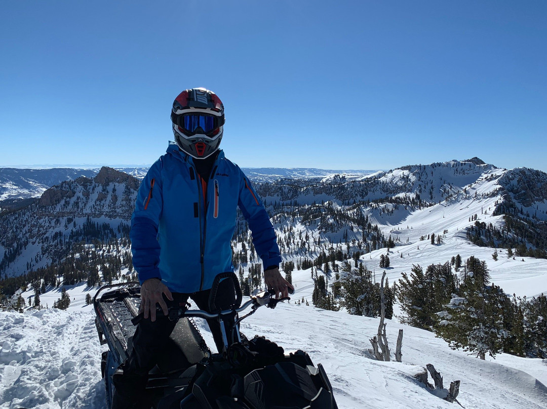 Beaver Creek Lodge Guided Snowmobile Tours景点图片