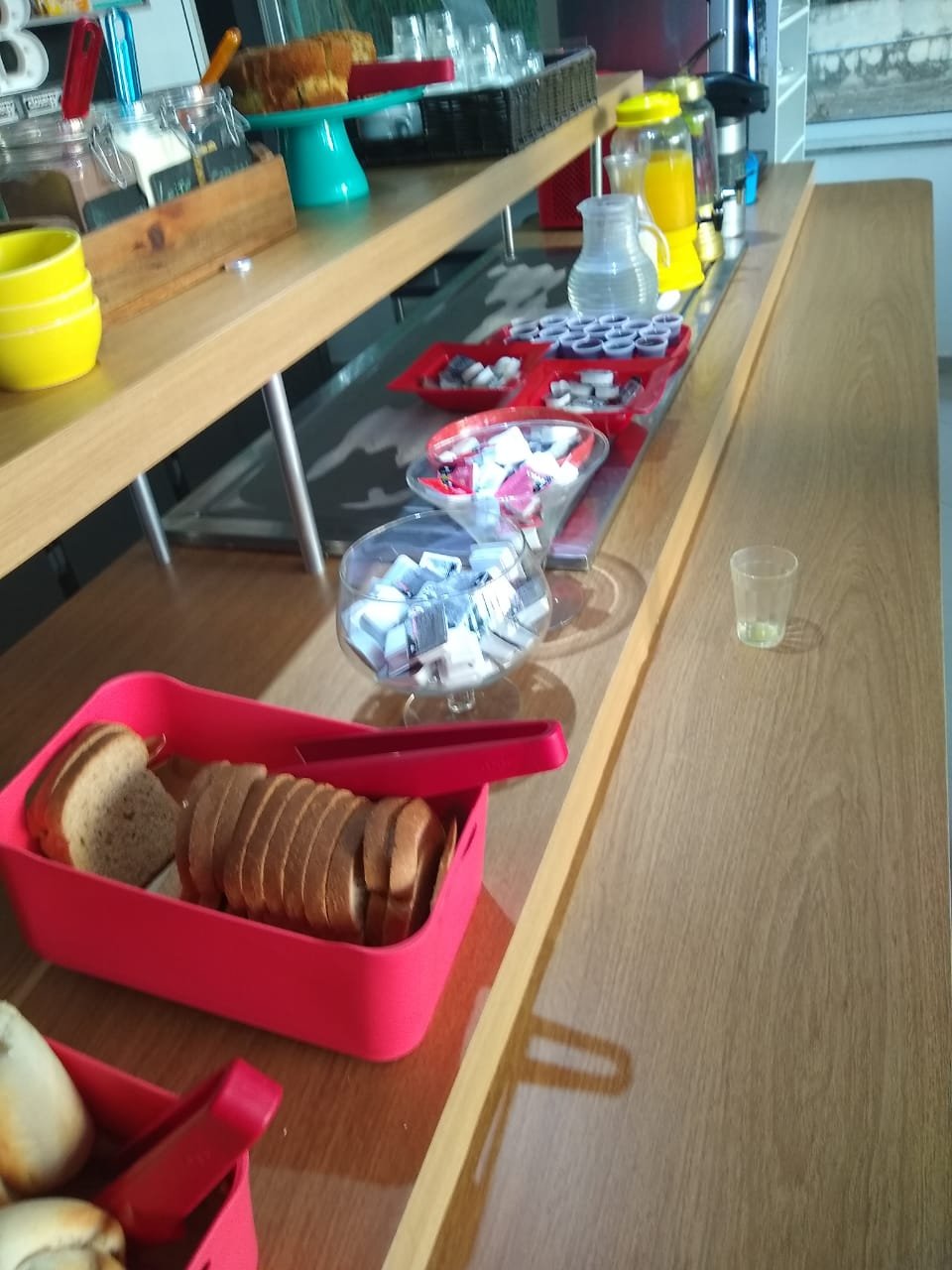 皮拉西卡巴宜必思快捷酒店-餐饮