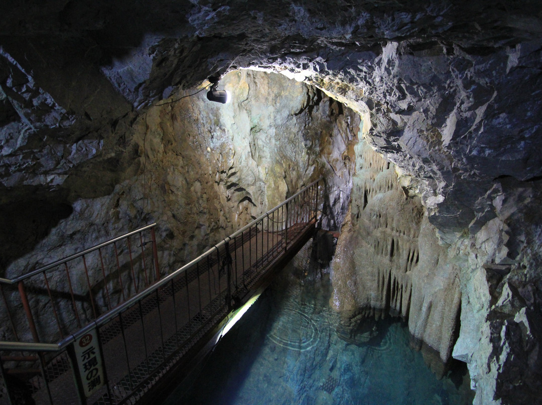 Inazumi Underwater Cave景点图片