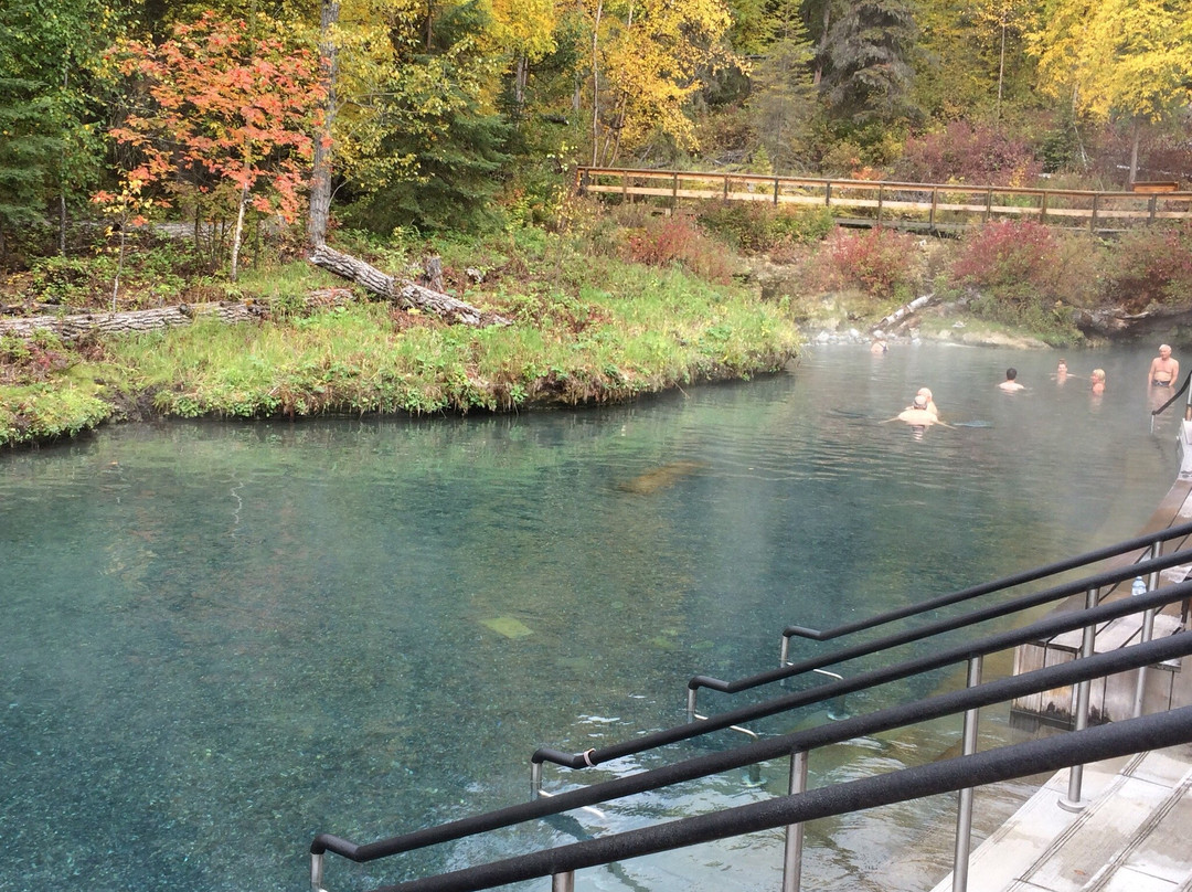 Liard River Hot Springs Provincial Park-不列颠哥伦比亚省必去景点