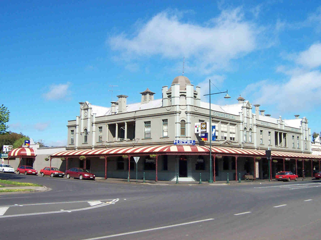 Mortlake酒店住宿-Madden's Commercial Hotel