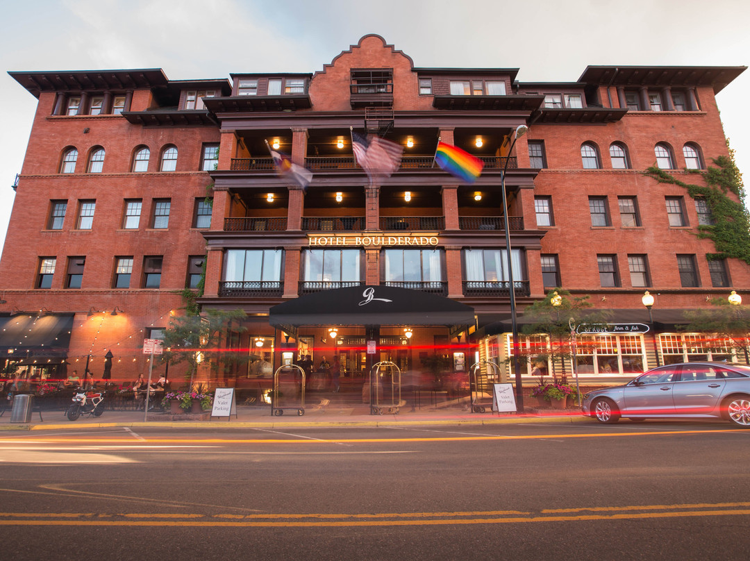 博尔德拉多酒店主图