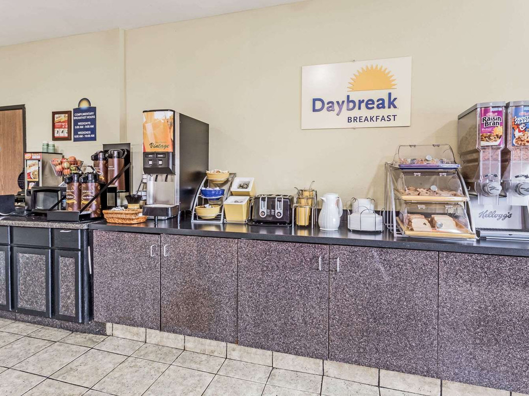 Days Inn & Suites by Wyndham of Morris主图