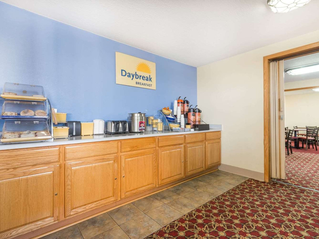 Days Inn by Wyndham Gillette主图