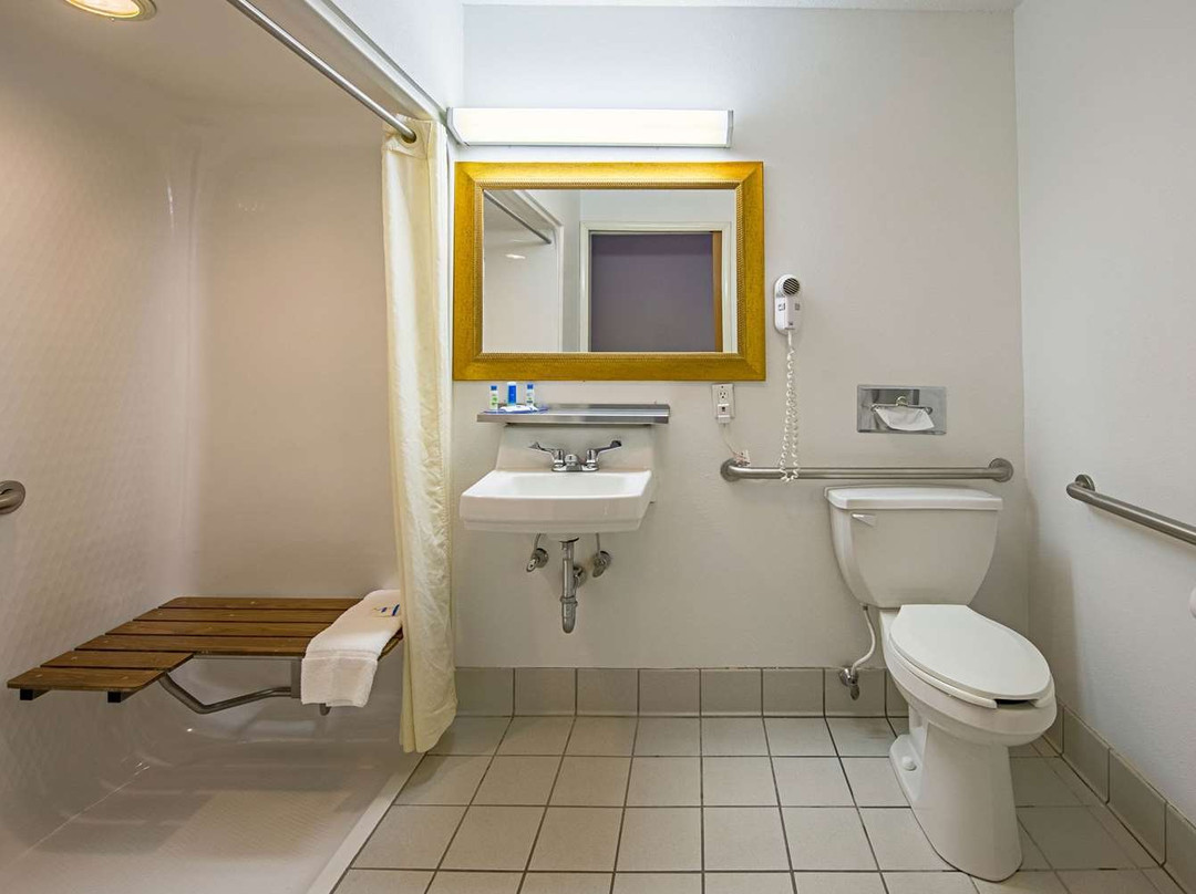 诺斯维尤旅馆&套房酒店主图