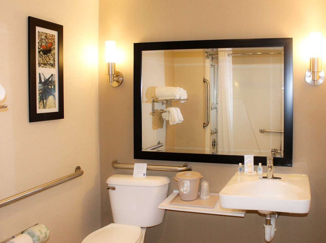 Comfort Inn Jamestown - Falconer主图