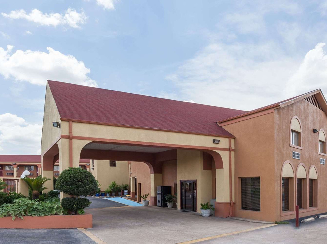 Super 8 by Wyndham Athens TX主图