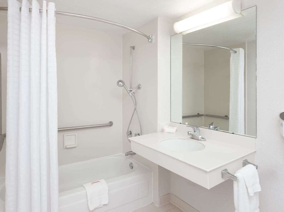 Days Inn & Suites by Wyndham Arlington Heights主图