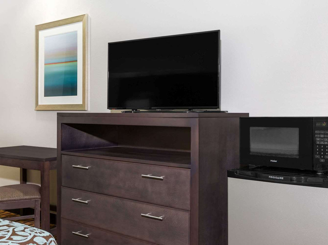 Days Inn & Suites by Wyndham Madisonville主图