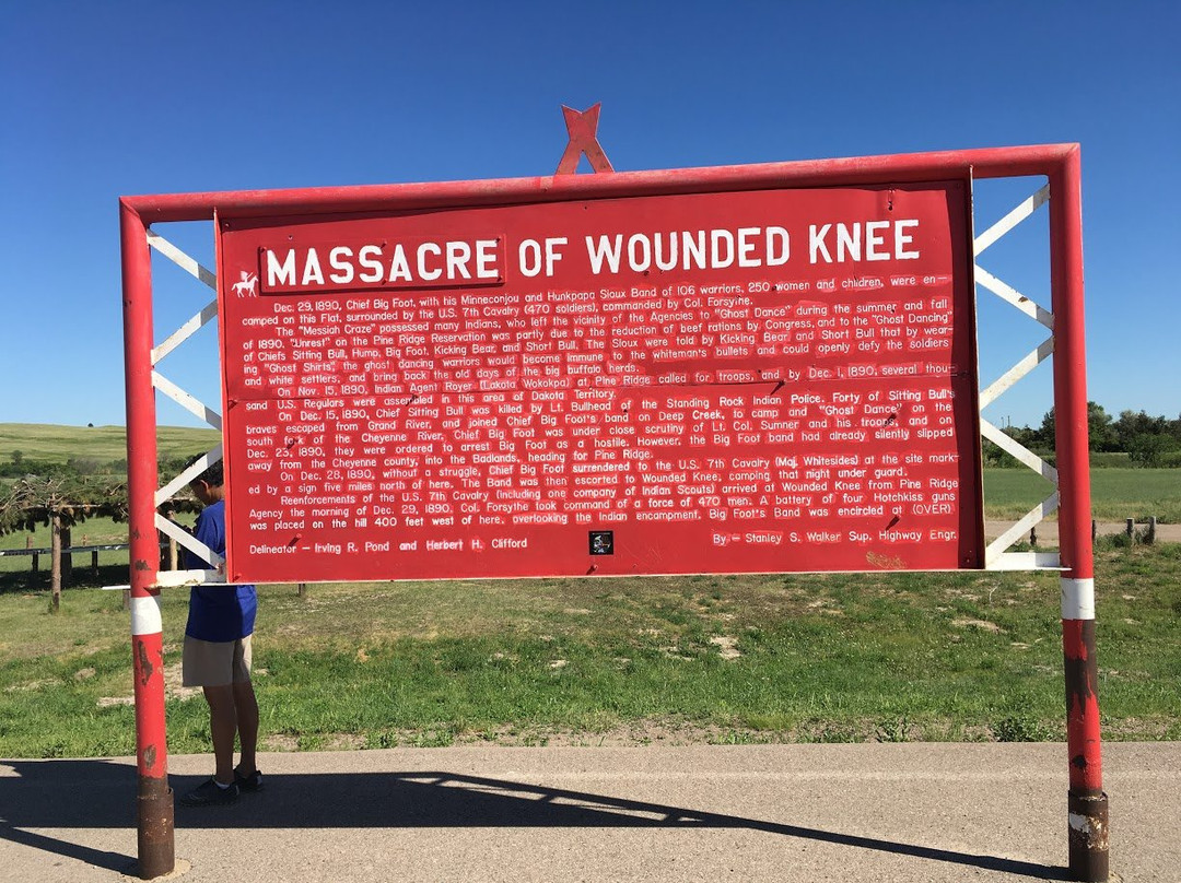 Wounded Knee Massacre Monument景点图片