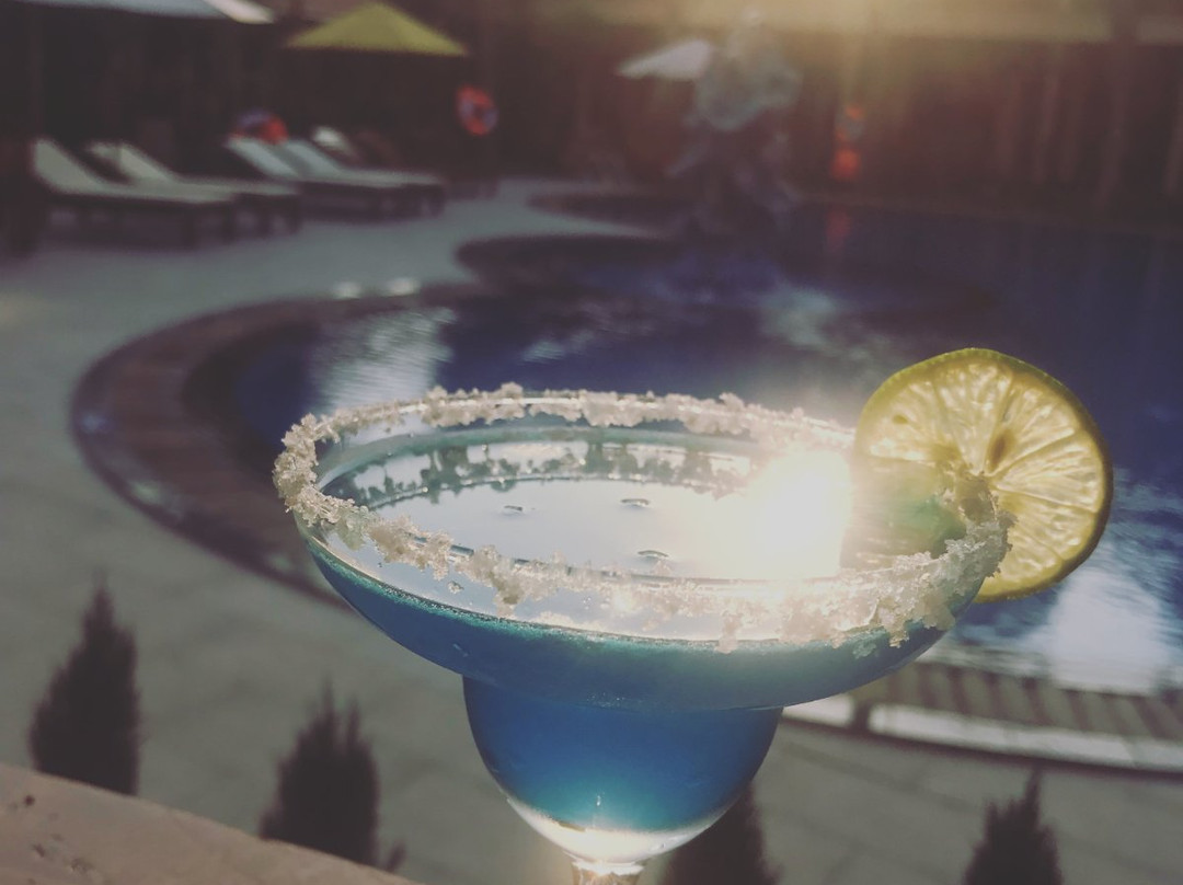 Golden Topaz Resort主图