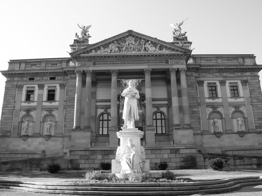 Schiller-Denkmal-威斯巴登必去景点