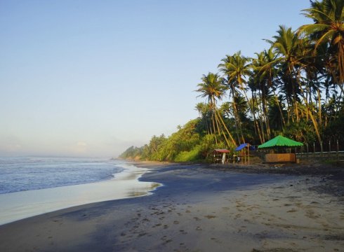 Surf & Stay Kings Marine Sk town-泳池