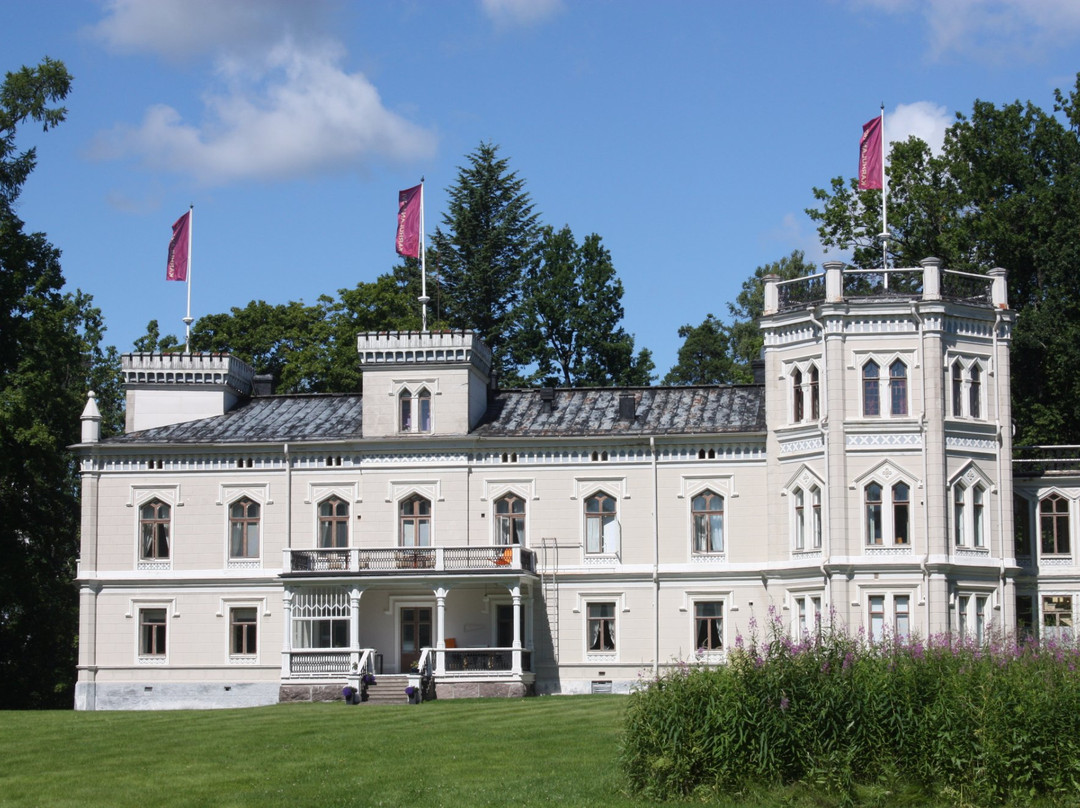 Siltakyla酒店住宿-Manor Hotel Karhulan Hovi
