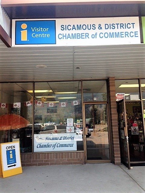 Sicamous & District Visitor Centre景点图片