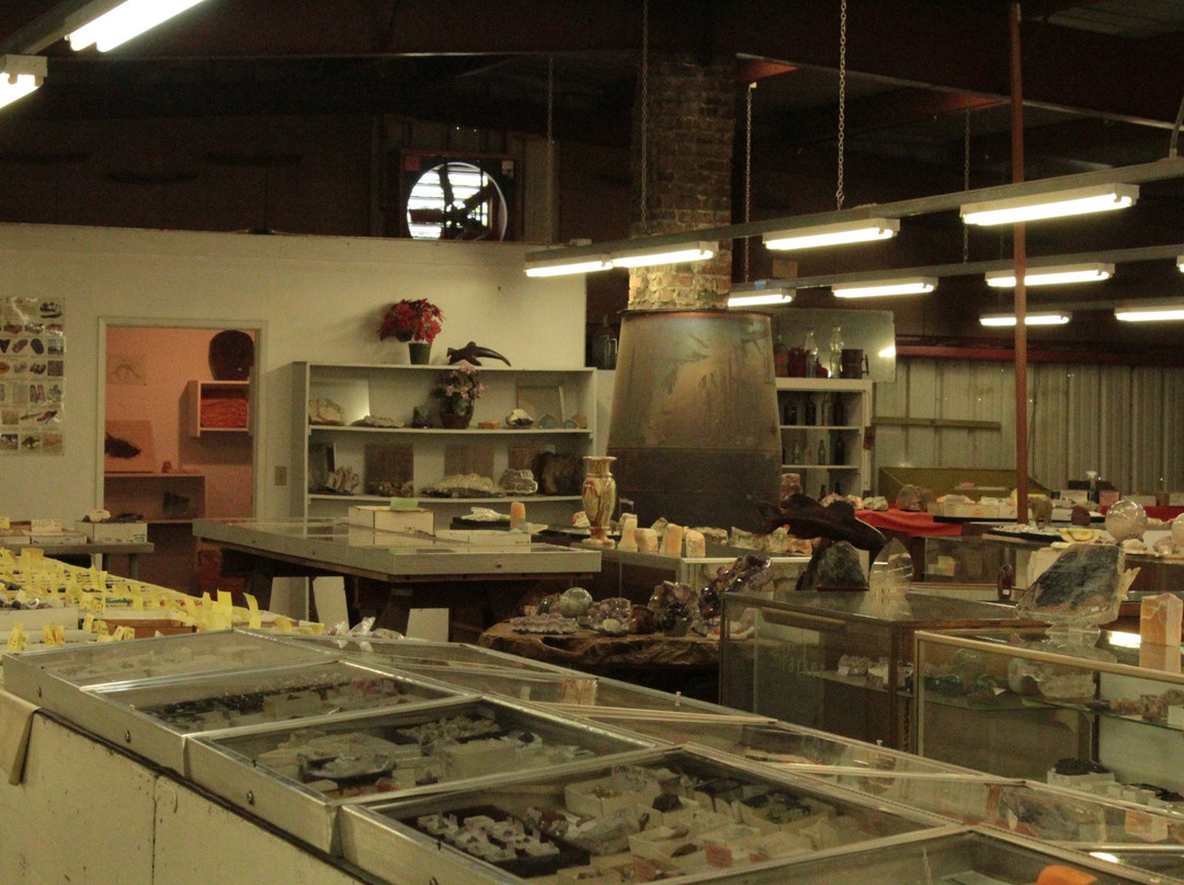 Consolidated Rock & Mineral Shop-瓦卡维尔必去景点