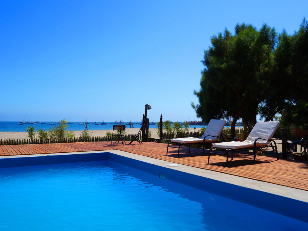 Organos酒店住宿-Muelle Viejo Bungalows, Hotel de Playa.