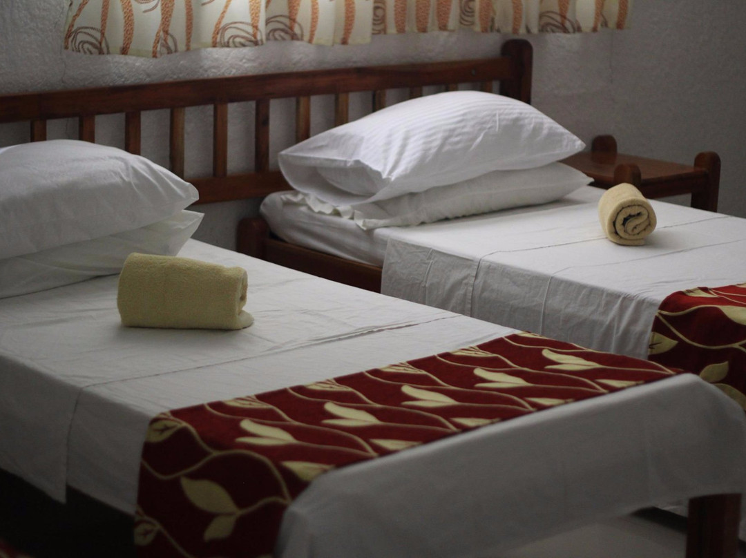 Mom's Small Hotel & Restaurant主图