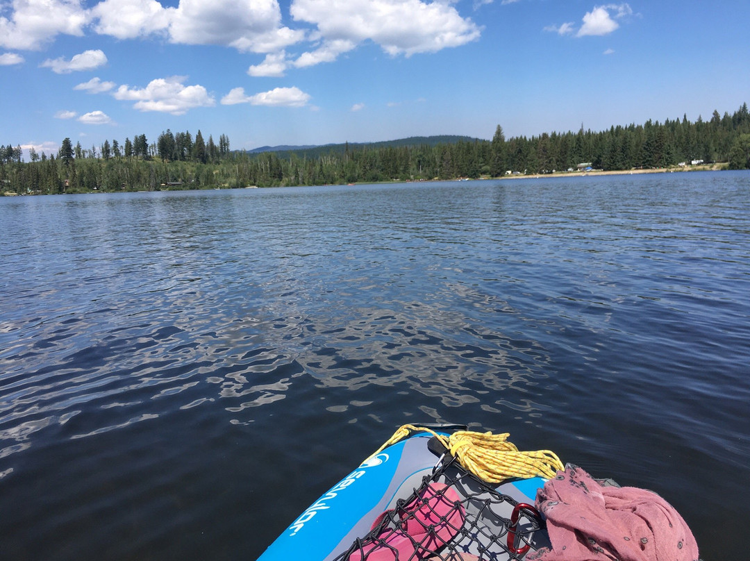 Lac le Jeune景点图片