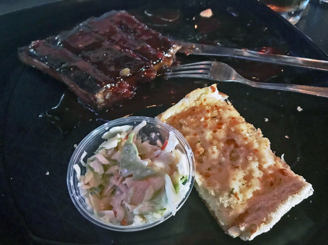 Chardon餐馆和美食-Maple City Taps & Eatery