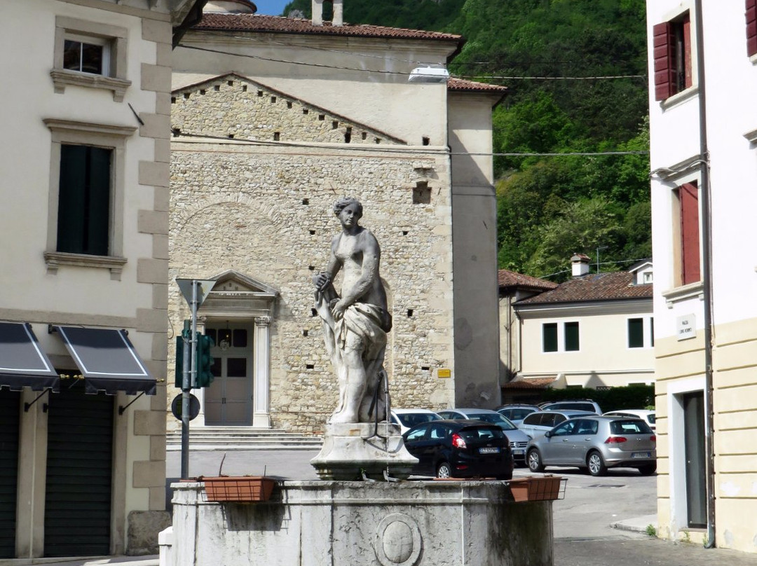 Fontana degli Arditi景点图片