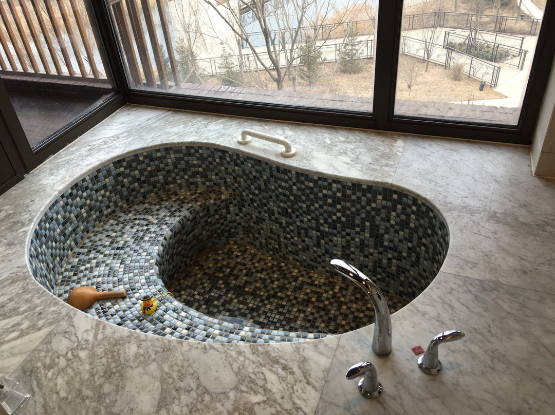 建国温泉酒店 主图