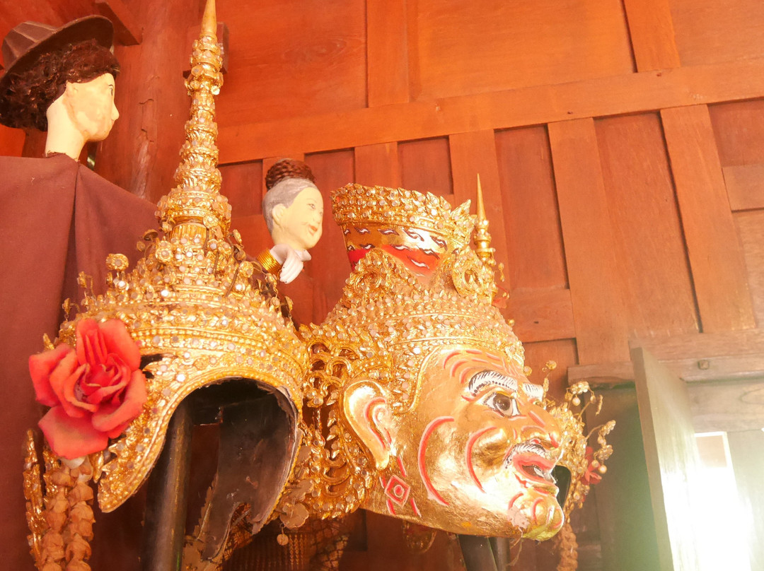 Wat Phummarin Kudi Thong-夜功必去景点